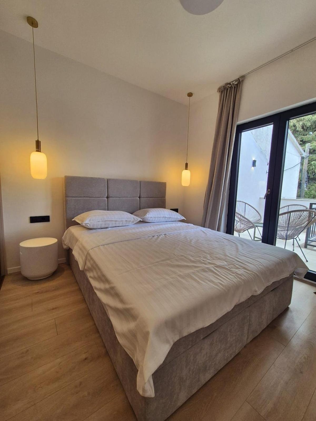 Dalmatian Elegant In The Center Apartman